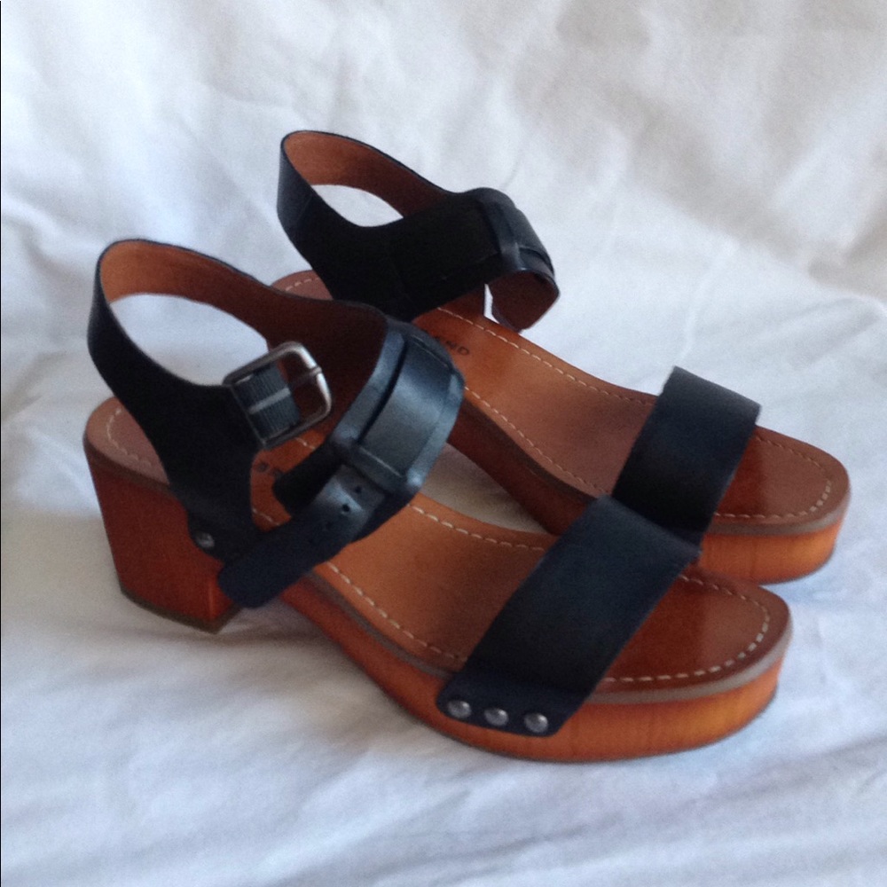 Licky Brand Chunky Heel Leather Strap Sandal   6.5